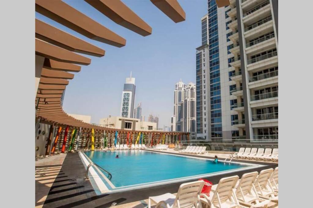 Higuests - Roomy Apt With Infinity Pool Close To Burj Khalifa Dubai Buitenkant foto